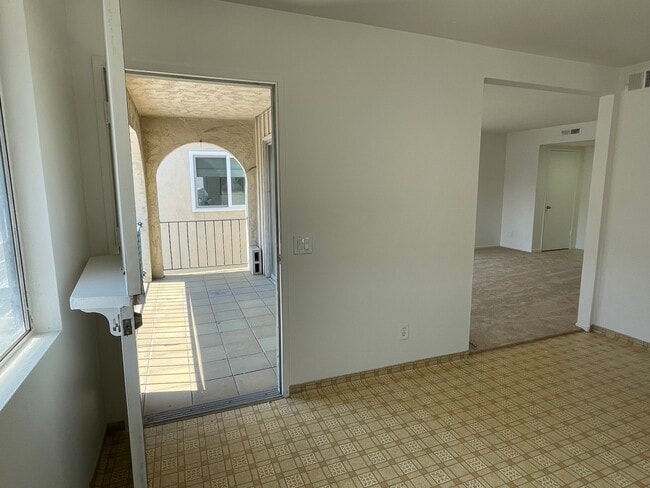 Photo - 324 E Balboa Blvd Unit B