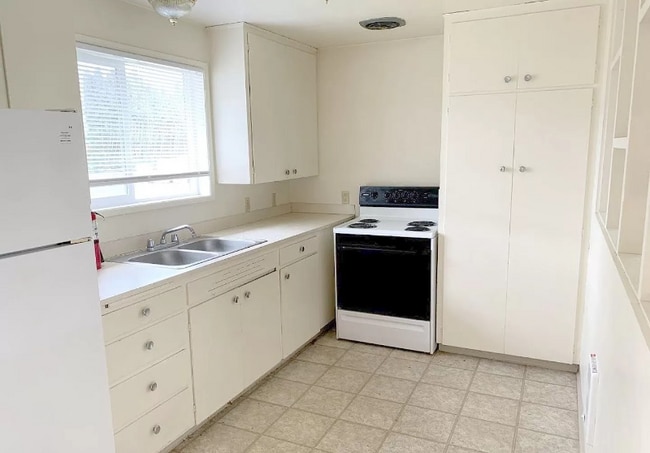 Photo - 810 NW 23rd St Unit 01