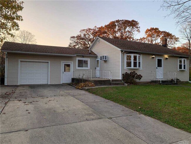 Front - 24 Abinet Ct House