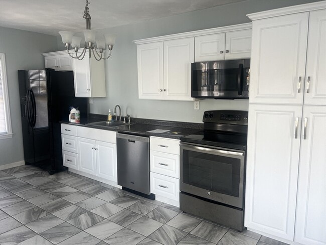 Photo - 147 Lake Ave Unit 147