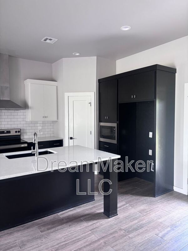 Photo - 993 Flowers Dr