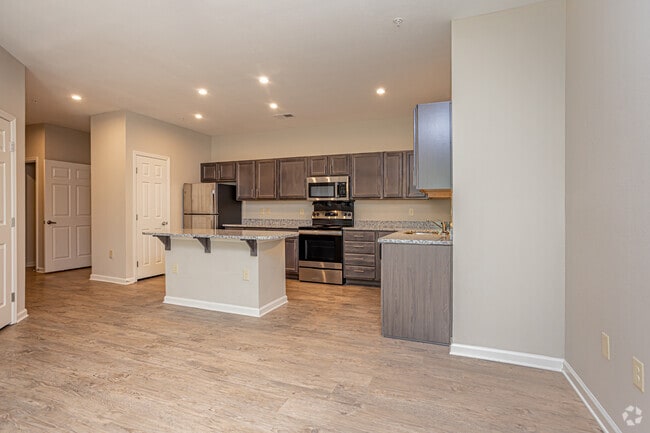 1BR, 1BA - 812SF