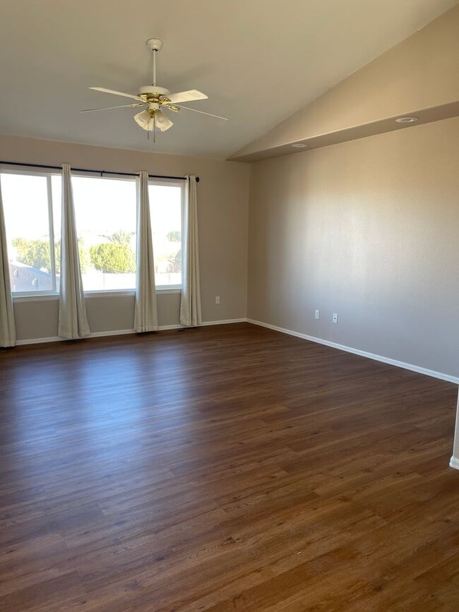 Photo - 66 Wild Rose Dr