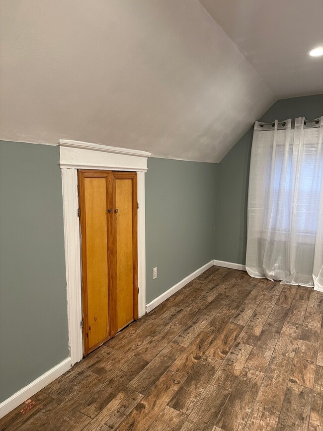 Photo - 305 Woodside Ave Unidad 3rd floor