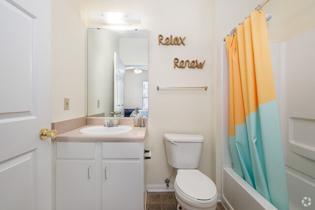 4BD, 4BA - 1,442SF - Bathroom