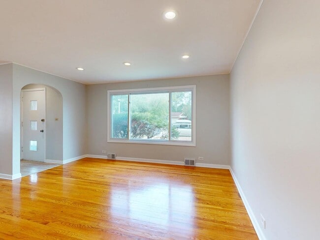 Photo - 5221 Greenwood St