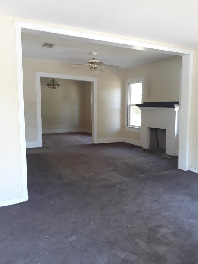 Photo - 1001 Lucas St