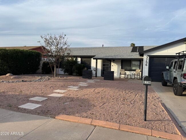 Building Photo - 3756 E Pershing Ave