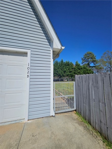 Photo - 102 Meadow Dr