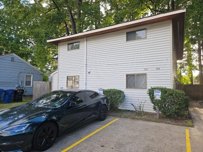 713 S Rosemont Rd