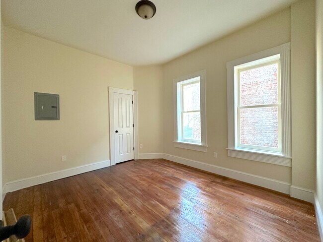 Photo - 31 Dubois St Unit 1