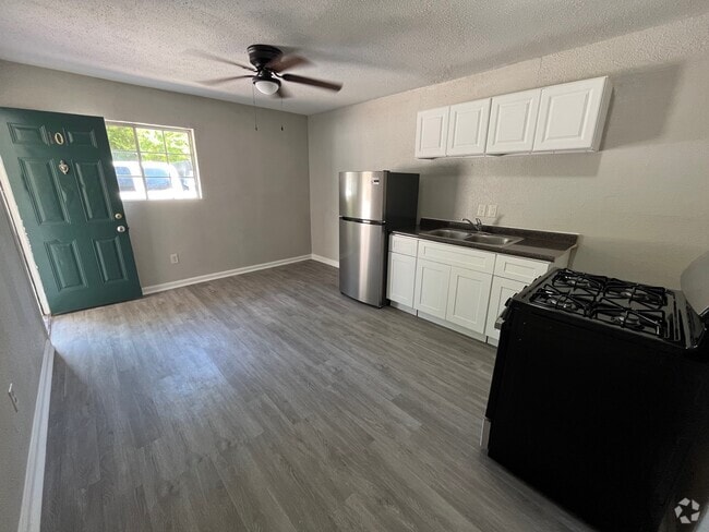 Building Photo - Sycamore Flats Rental
