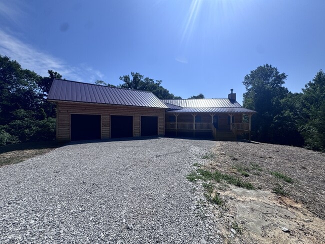 Building Photo - 1339 Hickory Point Dr
