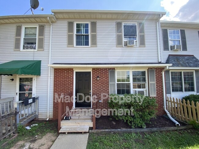 Photo - 624 Highview Ct
