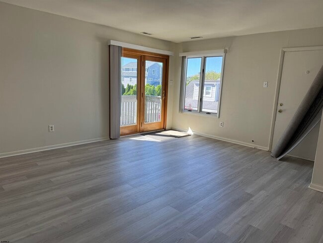 Photo - 344 36th St S