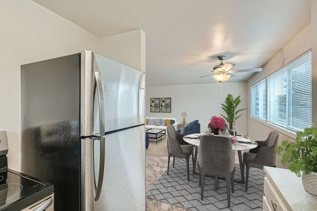 Photo - Hawthorne Court Apartments