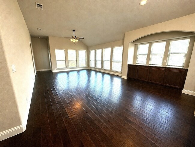 Photo - 1109 Abbey Ln