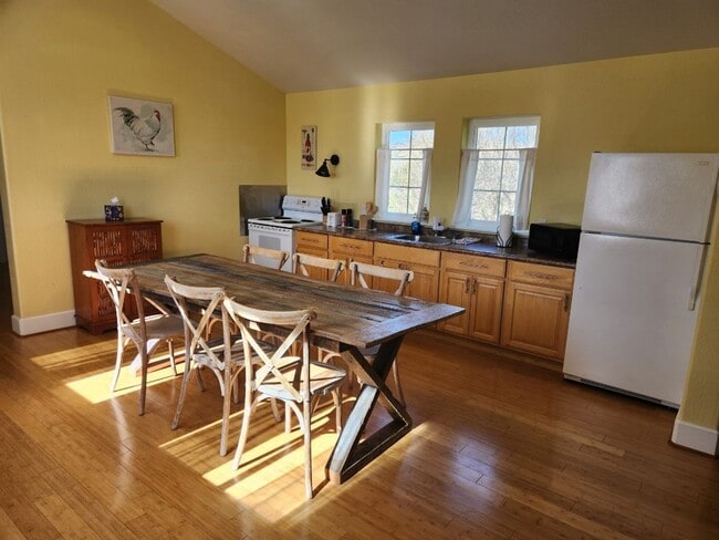 Photo - Studio Apartment on 27 Acre Estate | Avail... Unit Juliet Carriage House #3
