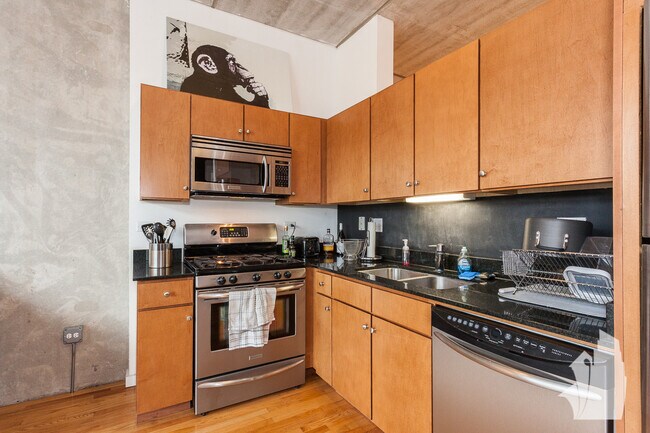 Photo - 630 N Franklin St Unit 717