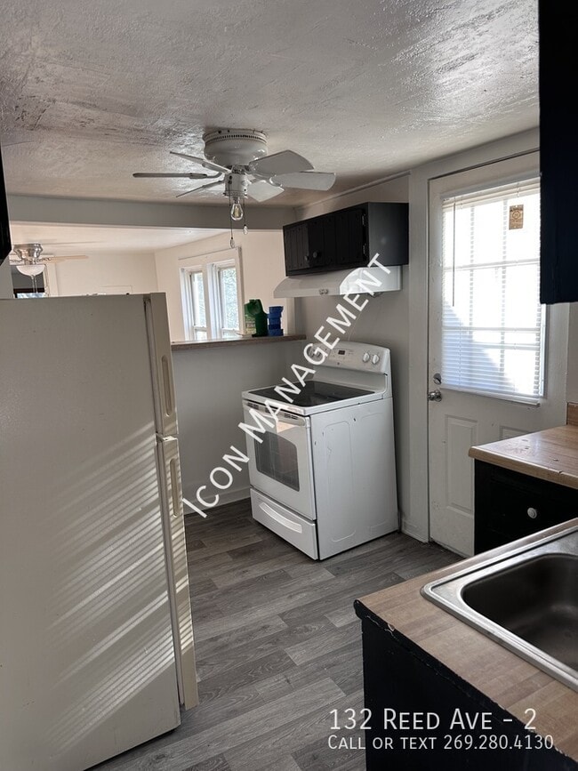 Photo - 132 Reed St Unit 2