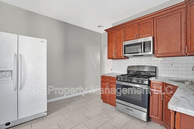 Photo - 142-144 Seymour Ave Unit 2R