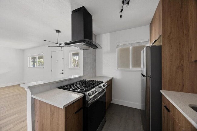Building Photo - 7929 Gault St Unit 207