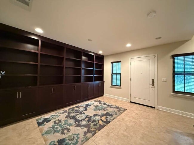 Photo - Bright & Well-Maintained Home in Prime Mountain View Location!