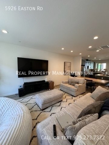 Photo - 5926 Easton Rd