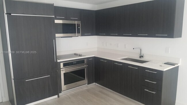 Photo - 45 SW 9th St Unit 3607