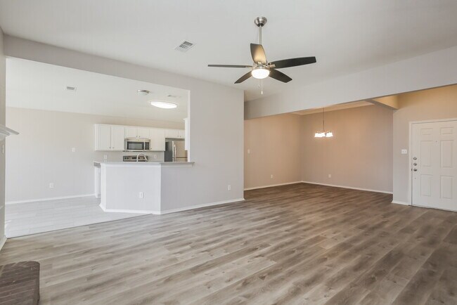 Photo - 828 Passive Dr