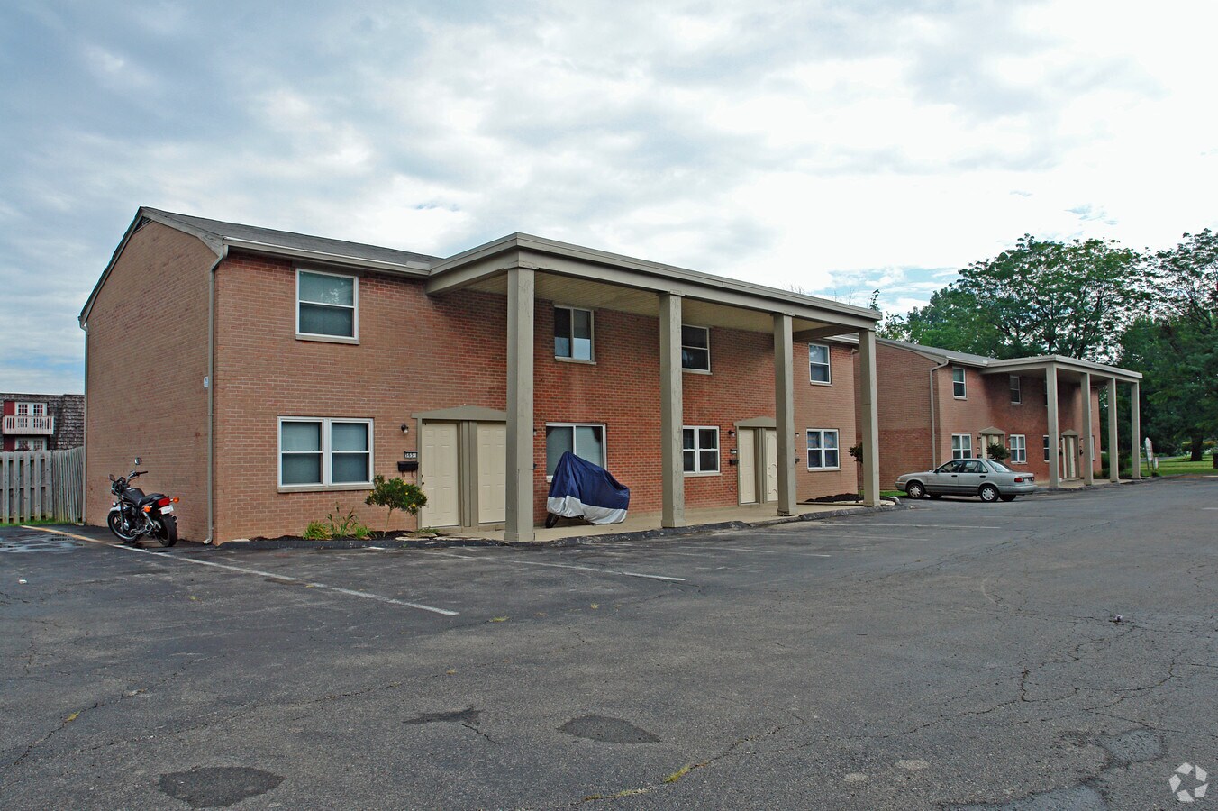 Shock Townhouses - Shock Townhouses