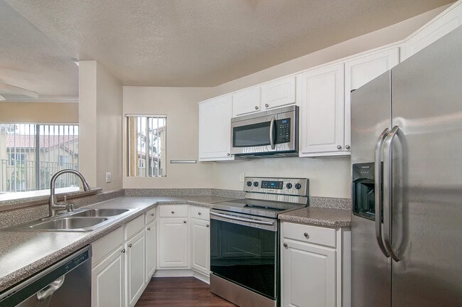 Photo - 7405 Charmant Dr