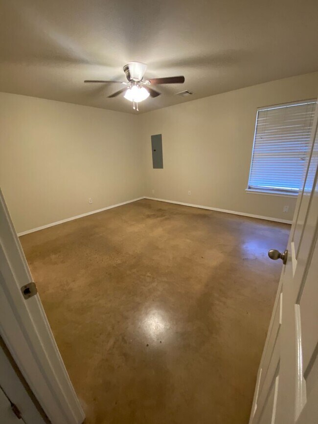 Photo - 2428 Ellis Dr Unit #200