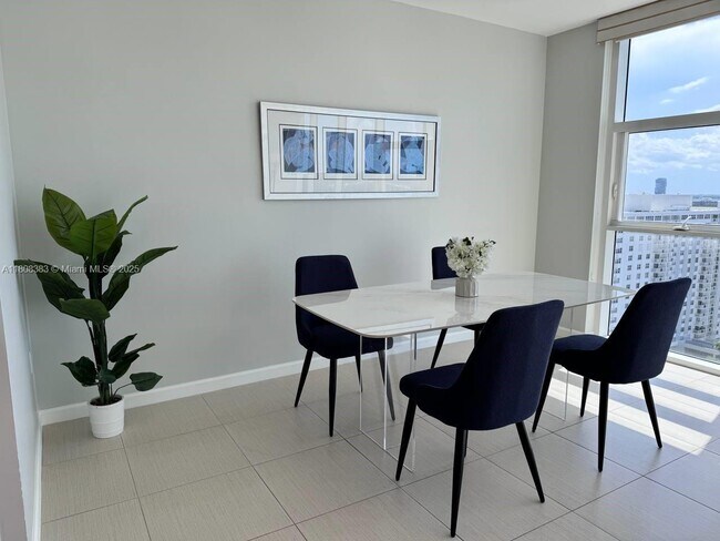 Building Photo - 1830 S Ocean Dr Unit 1807 Rental
