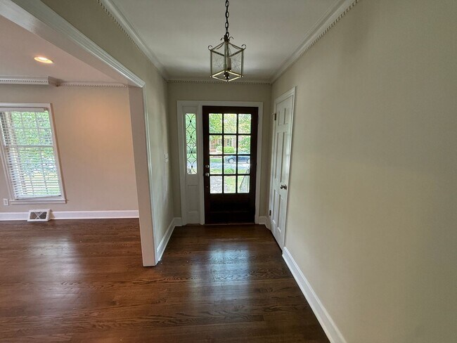 Photo - Myers Park 3 Bedrooms 2 Bathroom Duplex!