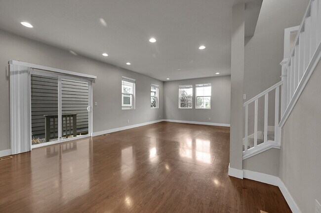 Photo - $2,650.00 - 3 Bedrooms, 2.5 Bathrooms, Sin...