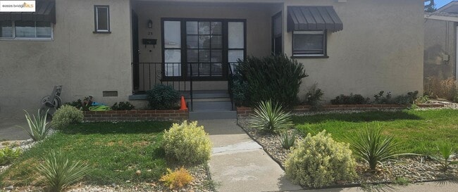 Photo - 25 Dimaggio Ave