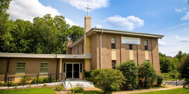 Building Photo - 3729 Blenheim Blvd Unit 101