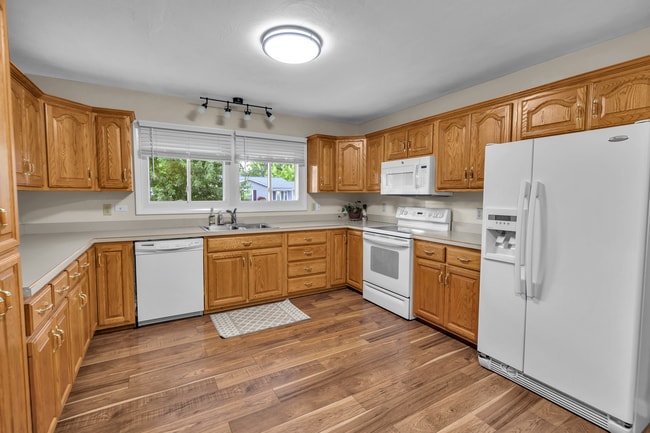 55 Ridgedale Dr