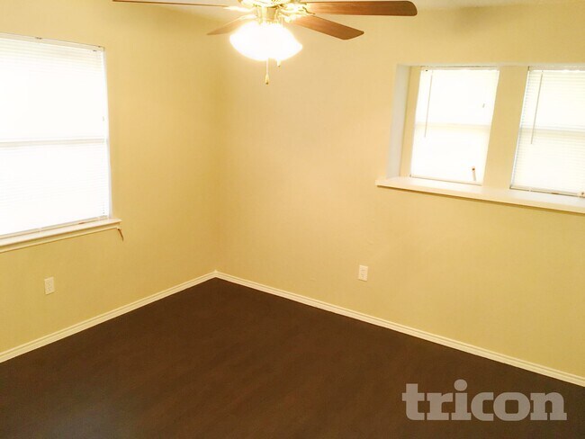 Photo - 3804 Firethorn Dr