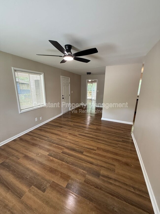 Photo - 3469 Kingsbury Dr