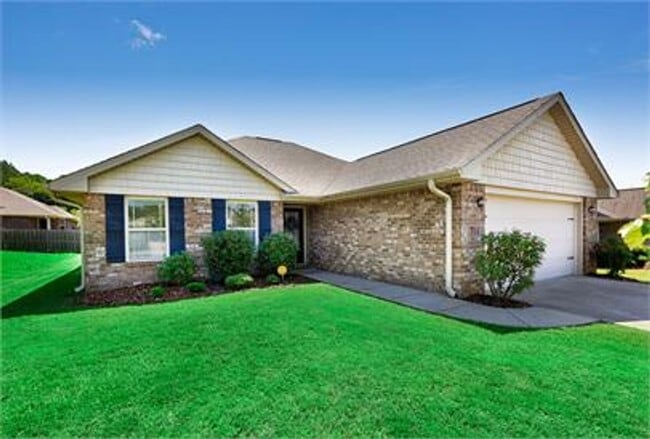 Charming 3-Bedroom, 2-Bath Home – 1,382 Sq Ft - Charming 3-Bedroom, 2-Bath Home – 1,382 Sq Ft