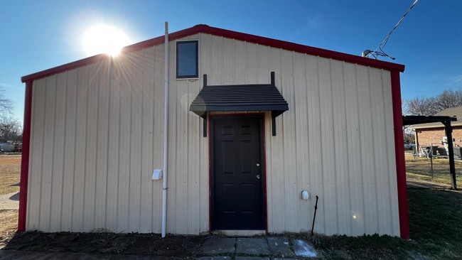 Photo - 911 N Sherman Ave