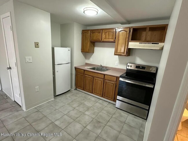 Photo - 143 Vedder Rd