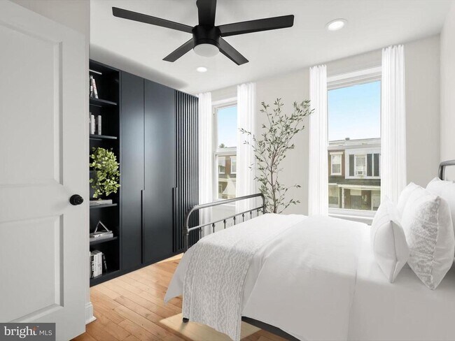 Photo - 404 N Robinson St