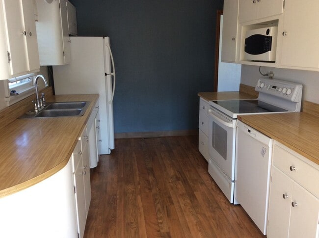 Photo - 3 bedroom, 2 bath Single Family house