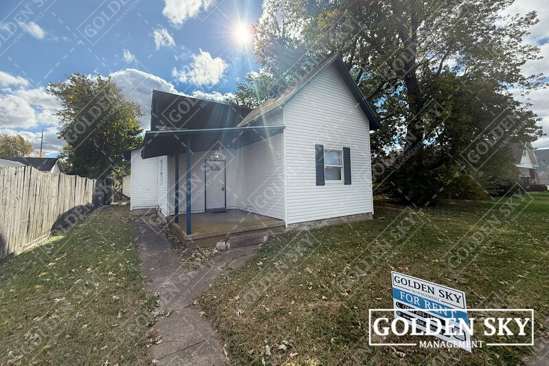 Photo - 1009 W Memorial Dr