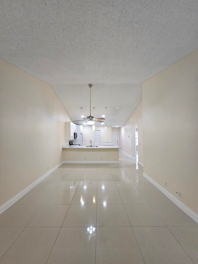 Photo - 480 Hardwood Pl