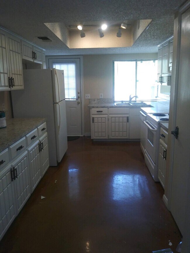 Photo - 801 Old Ranch Road 12