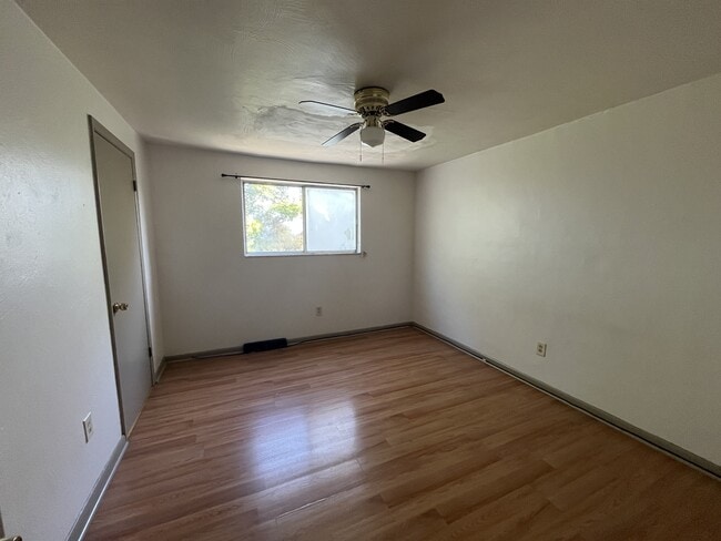 Photo - 339 Dersam St